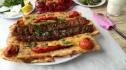 Evde Adana Kebap Nasıl Yapılır? Doğal ve Lezzetli Tarifin Püf Noktaları
