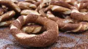 Evde Simit Nasıl Yapılır? Doğal ve Lezzetli Tarifin Püf Noktaları