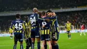 Fenerbahçe'de 6 Futbolcu Kart Sınırında! Kasımpaşa Maçı Öncesi Kritik Durum