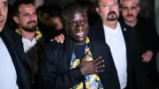 Fenerbahçe'nin Yıldız Transferi N'Golo Kanté İstanbul'da Coşkuyla Karşılandı