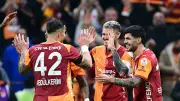 Galatasaray'ın Yıldızlarına Övgü Yağmuru: 'Bu Futbola Şapka Çıkarılır'