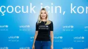 Hadise'nin UNICEF Videosu Skandalı: Türkiye'yi Yardıma Muhtaç Göstermesi Tepki Çekti