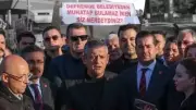 Hatay'da CHP Lideri Özgür Özel'e Sert Tepki: Konvoylu Ziyaret Protestoyla Karşılandı