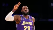 LeBron James NBA Tarihine Geçti: Triple-Double ile En Yaşlı Rekorunu Kırdı