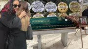Neşe Erberk, Annesi Gülşen Erberk'i Son Yolculuğuna Uğurladı