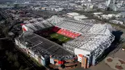Old Trafford'da Tarihi İftar: Manchester United Taraftarları Sahada Buluştu