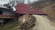 Ordu'da Şiddetli Fırtına: Evlerin Çatıları Uçtu, Elektrikler Kesildi