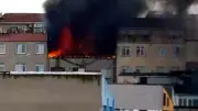 İstanbul Zeytinburnu'nda Çatı Katında Çıkan Yangın Kısa Sürede Kontrol Altına Alındı