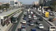 İstanbul'da Cuma Akşamı Trafik Yoğunluğu Yüzde 85'e Ulaştı