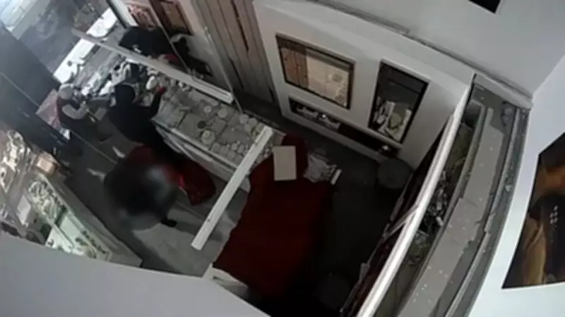 2 Dakikada 18 Milyon Liralık Soygun: İstanbul'da Göz Kamaştıran Hırsızlık