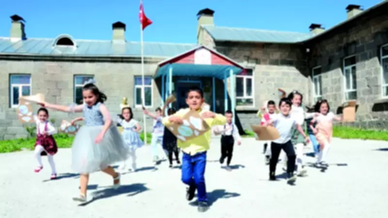 2025 Eğitim Takvimi Açıklandı: İkinci Ara Tatil Tarihleri Belli Oldu