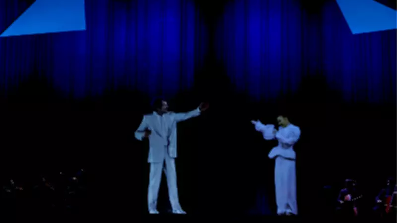 5G Teknolojisiyle Müslüm Gürses Hologramı Sahnede Düet Yaptı