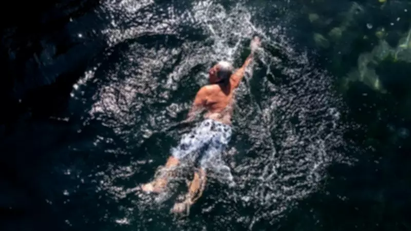 78 Yaşındaki Mehmet Ali Öztürk'ün Yaz Kış Boğaz'da Yüzme Sırrı Şaşırtıyor