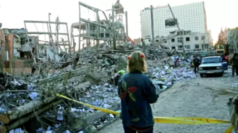 ABD-İsrail Savaş Uçakları İran'da 10 Hastaneyi Bombaladı, Tahran'a 'Dahiye Doktrini' Uyarısı