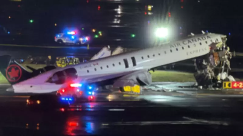 ABD'de Feci Kaza: New York Havalimanında Uçak İtfaiye Aracıyla Çarpıştı