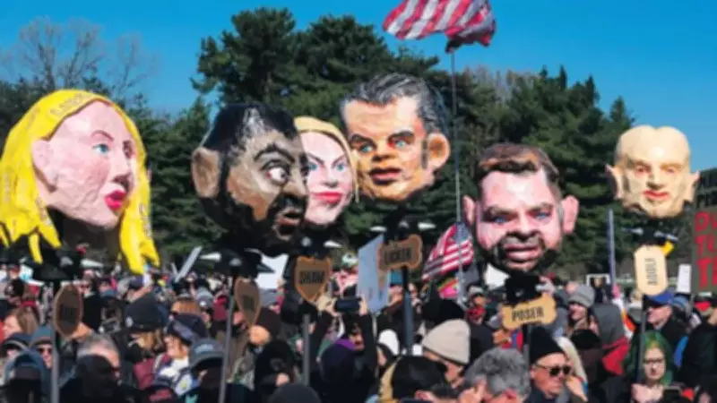 ABD'de 'Kral'a Hayır' Protestoları: Trump Karşıtı Dalga Ülkeyi Sardı