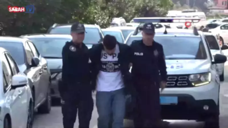 Adana'da Ayağıyla Araba Süren Sürücüye Ev Hapsi ve Araç Kullanma Yasağı Cezası