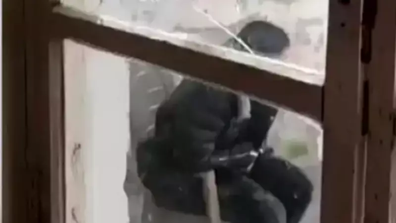 Adana'da Polis Kılığında Ev Baskını: Anne ve Oğlu Silahla Yaralandı