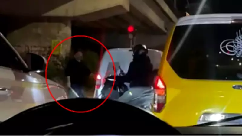 Adana'da Taksici Sopayla Araçtan İndi, Tutuklandı ve 201 Bin Lira Ceza Aldı