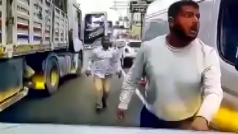 Adana'da TIR'la Yol Kesip Bıçakla Saldıran Baba-Oğul Tutuklandı