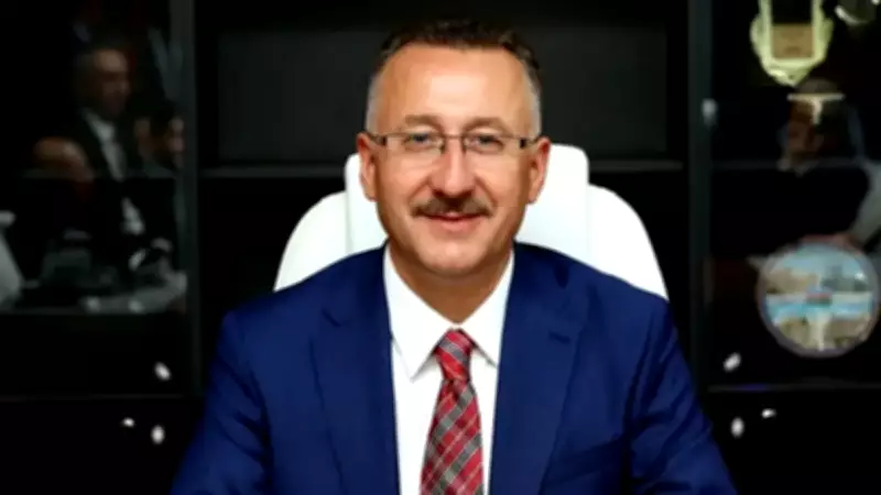 Adapazarı Belediye Başkanı Mutlu Işıksu, İddialar Nedeniyle AK Parti'den İstifa Etti