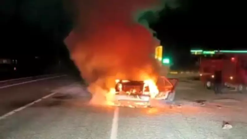Adıyaman'da Hareket Halindeki Otomobil Alev Topuna Döndü, Sürücü Son Anda Kurtuldu