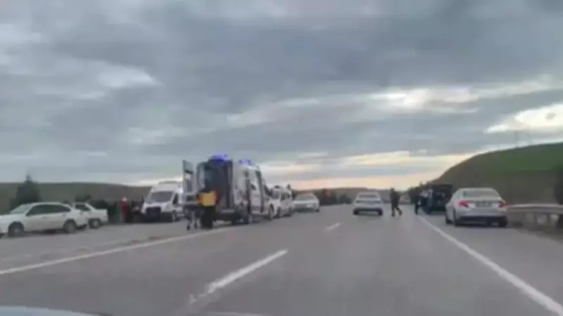 Adıyaman'da Trafik Kazası: Hafif Ticari Araç ile Otomobil Çarpıştı, 5 Yaralı