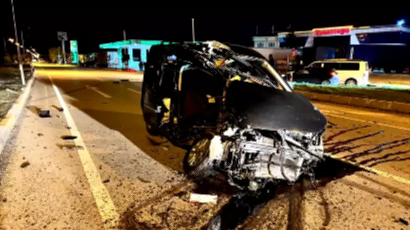 Afyonkarahisar'da TIR ile Hafif Ticari Araç Çarpıştı: 1 Ölü, 1 Yaralı