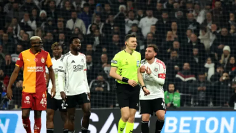 Ahmet Çakar'dan Flaş Açıklama: Galatasaray'a 3 Kırmızı Kart Gerekirdi!