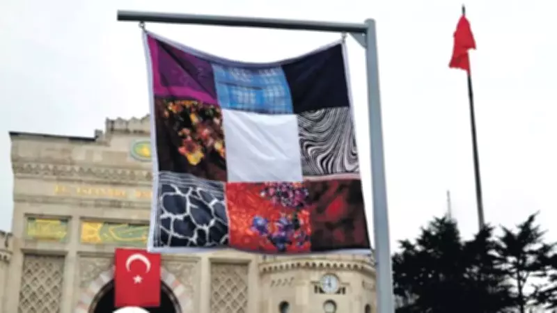 AK Parti İstanbul Kadın Kolları, 28 Şubat'ı Anımsatan Eseri Beyazıt'ta Sergiliyor