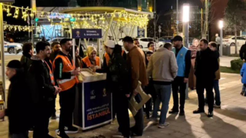 AK Parti İstanbul'da Ramazan İkramları: 39 İlçede Teravih Sonrası Lokum ve Salep Dağıtılıyor