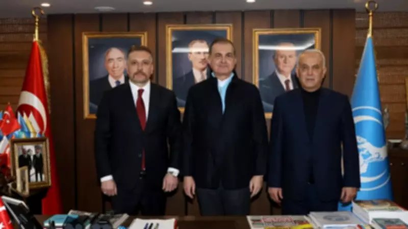AK Parti Sözcüsü Ömer Çelik, Ülkü Ocakları Adana İl Başkanlığı'nı Ziyaret Etti