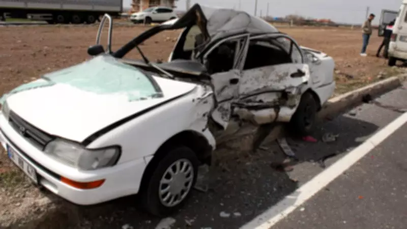 Aksaray'da Kavşakta Feci Kaza: Otomobil ile Kamyonet Çarpıştı, 1 Ölü