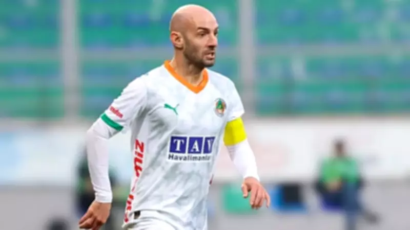 Alanyaspor Kaptanı Efecan Karaca Başarılı Ameliyat Geçirdi