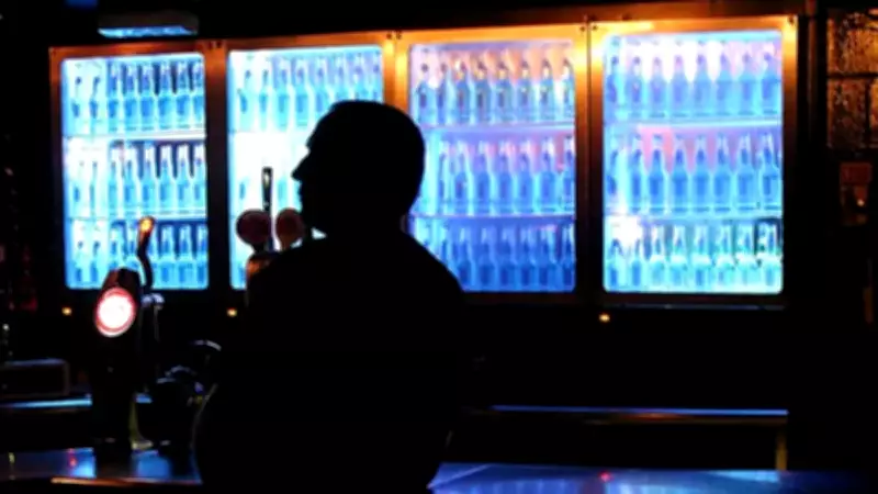 Alkol Satışına Yeni Kısıtlamalar: TBMM Komisyonundan Geçti