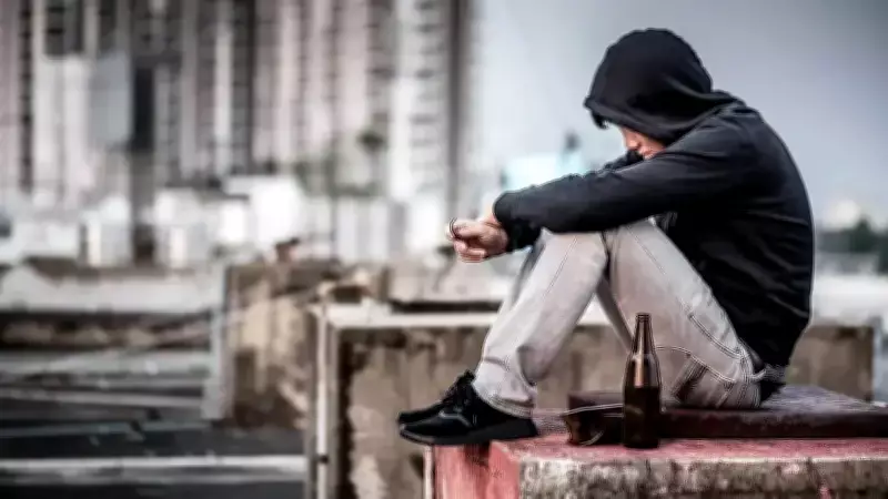 Almanya, 14-15 Yaş Gençlerin Ebeveyn Yanında Alkol Kullanımını Yasaklamayı Planlıyor