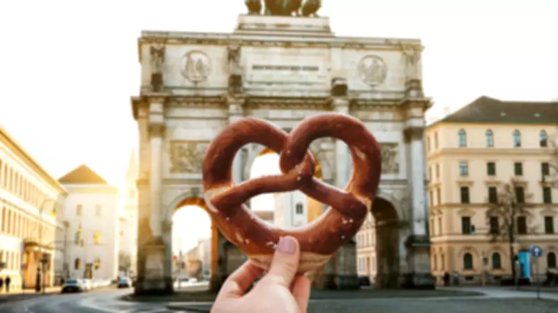 Almanya Sokak Lezzetleri Haritası: Pretzel'den Currywurst'a En Meşhur Tatlar