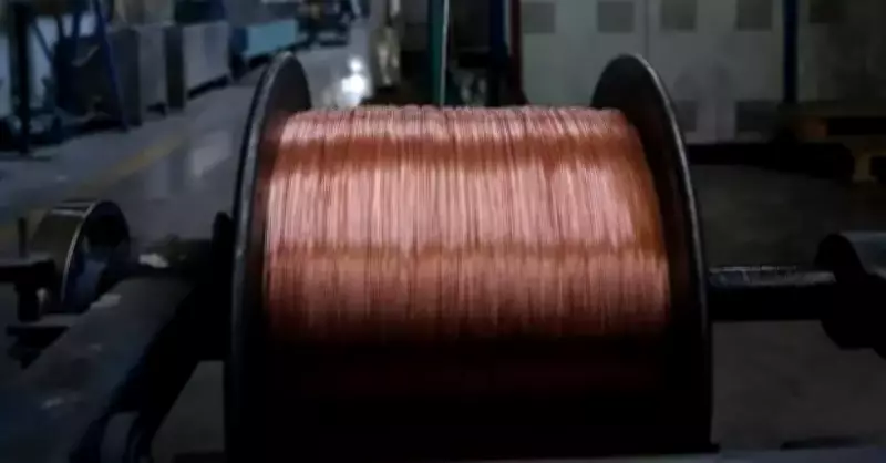 Altın ile Birlikte Düştüler: Petrol Şoku Bakır, Gümüş ve Paladyumu Vurdu