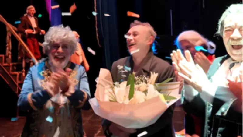 Amadeus 200'üncü Kez Sahnelendi: Selçuk Yöntem ve Tansu Biçer'li Oyun Tarih Yazdı