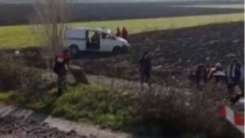 Amasya'da Minibüs Tarlaya Uçtu: 8 Kişi Yaralandı