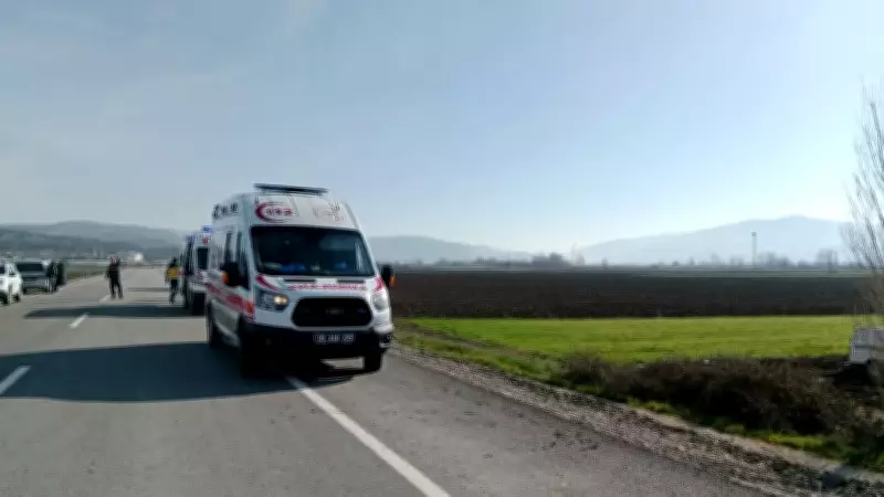 Amasya'da Panelvan Tarlaya Uçtu: 8 Kişi Yaralandı