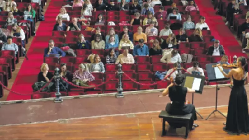 Amsterdam'da Öğrenciler Klasik Müzikle Ders Performansını Artırıyor