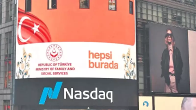 Anadolu Emekçilerinin Sanatı Times Meydanı'nda Sergileniyor