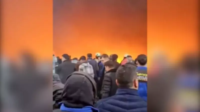 Şanlıurfa'da Yanıcı Madde Deposunda Büyük Yangın: Patlama Riskiyle Tahliye
