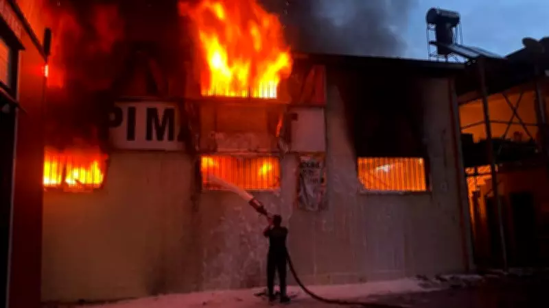 Antalya Serik'te İnşaat Malzemesi Deposu Yangını: 20 Milyon TL Zarar