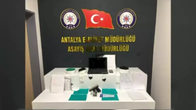 Antalya'da Büyü Bozup Muska Yapan Sahte Hoca Tutuklandı