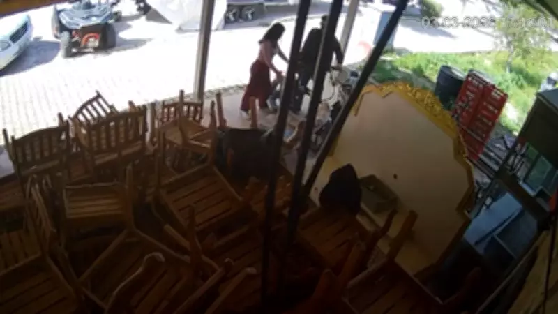 Antalya'da Hırsızlık Yapmaması İçin Dil Döktü: Kız Arkadaşını Kandırıp Geri Dönen Çocuk Kamerada