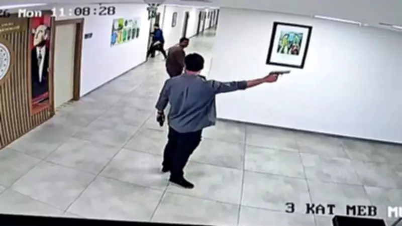 Antalya'da Kaymakamlık Binasında Silahlı Kriz: Mobbing İddiaları Gündemde