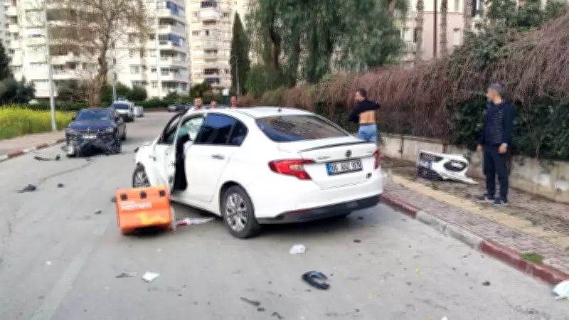 Antalya'da Motokurye Kazada Hayatını Kaybetti, Meslektaşları Son Yolculuğunda Yanındaydı