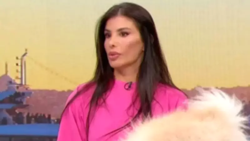 Şarkıcı Hatice Cam Silerken Neredeyse Düşüyordu! Herkesi Korkutan Anlar